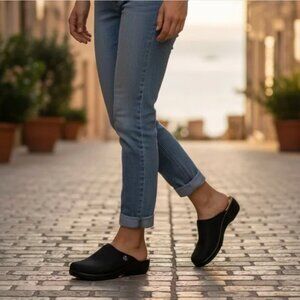 NWOB Fly Flot Anotomic Italian Clogs